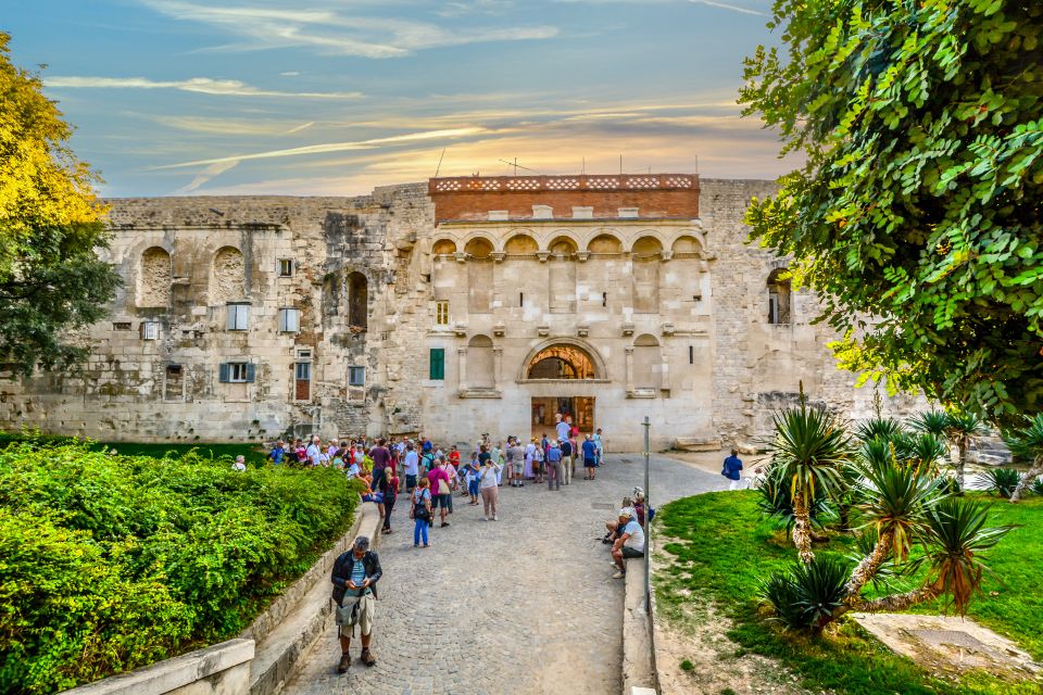 Discover the Old Town Split 1.5h Walking Small Group Tour - Customer Reviews