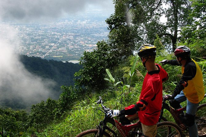 Doi Suthep National Park Beginner Downhill Bike Ride From Chiang Mai - Lunch and Refreshments