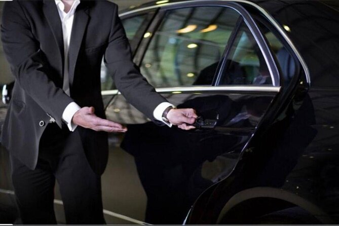 Dubai Private Driver Transfers, Economic or Luxury Cars - Vehicle Options