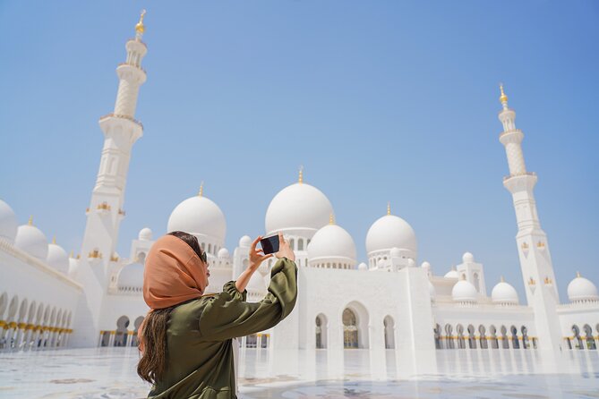 Dubai to Abu Dhabi Grand Mosque & Qasr Al Watan Palace - Tour Guide Expertise and Duration