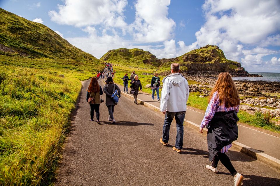 Dublin: Giant's Causeway & Belfast (Titanic or Black Taxi) - Highlights