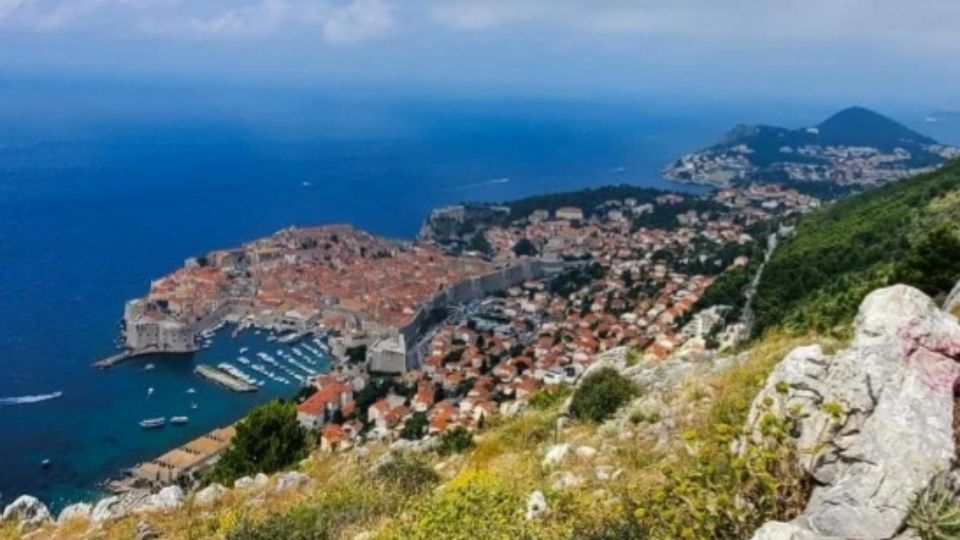 Dubrovnik: Private City Panorama Tour - Location and Tour Focus