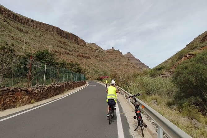 E-Bike Rental 80 Km Battery Life: Gran Canaria Mountains or Coast - Common questions