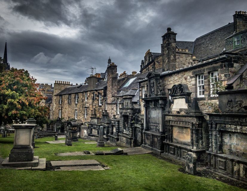 Edinburgh: Underground Vaults and Graveyard Evening Tour - Background