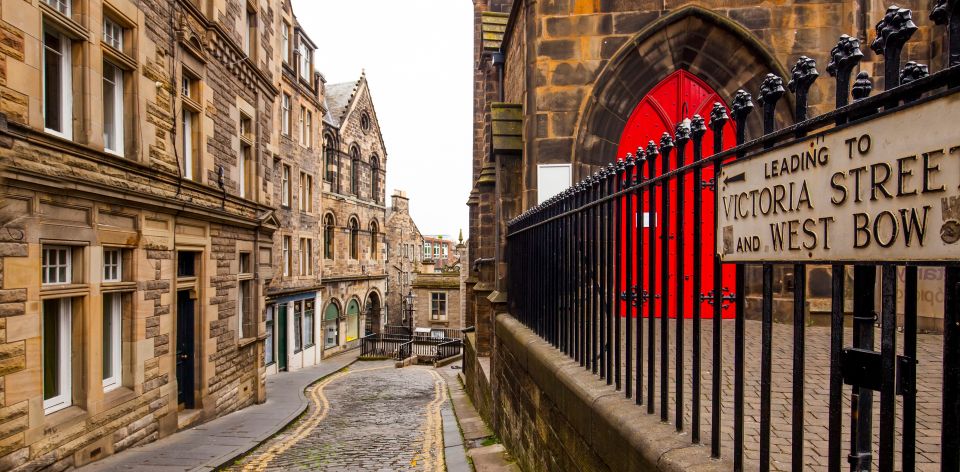 Edinburgh: Witches Old Town Walking Tour & Underground Vault - Meeting Point Location