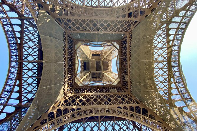 Eiffel Tower ALL FLOORS Private Guided Tour With Hotel Pick-Up - Common questions