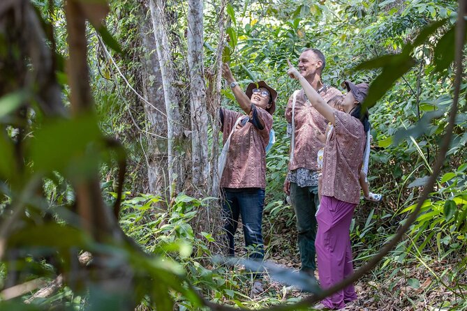 Elephant Sanctuary Small Group Tour in Phuket - Staff and Services Feedback