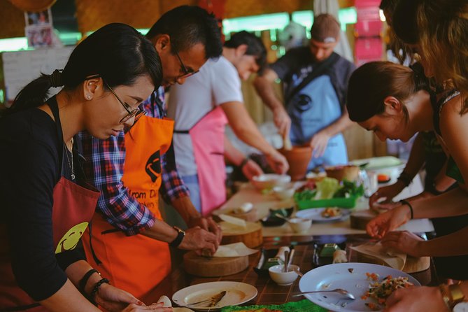 Evening Thai Cooking Class by Aromdii Cooking School - Reservation Process and Contact Info