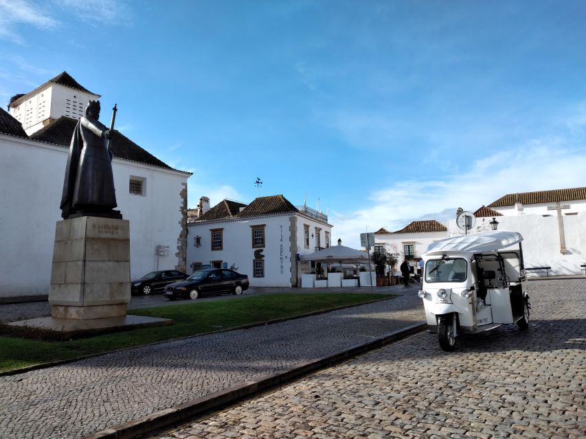 Faro: City Tour - Landmarks and Churches to Visit