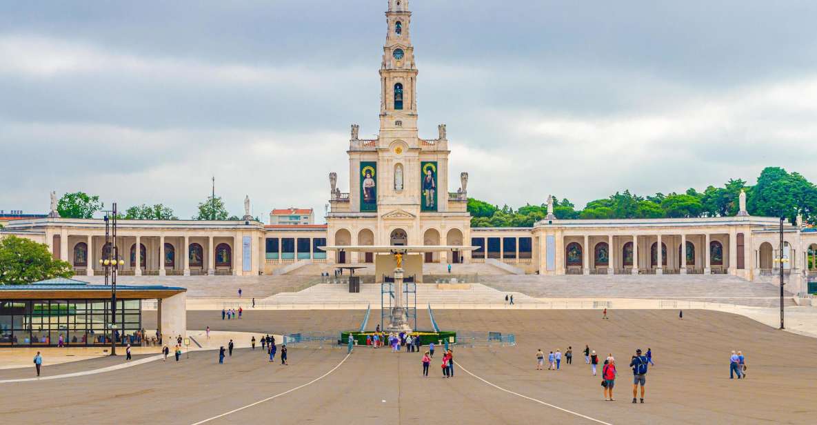 Fátima Holy City Full Day Tour - Attractions