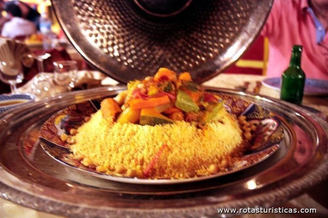 Flavors of Marrakech: A Gastronomic Adventure - Savoring Local Tagine Specialties