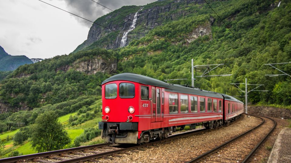 Flexible Tour From Bergen to Flåm and Stegastein Viewpoint - Attractions and Itinerary