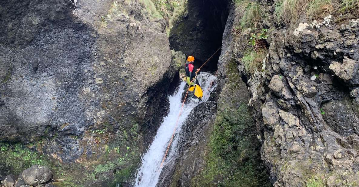 Flores: Ilhéus Inferior Canyoning With a Guide and Snack - Location and Details