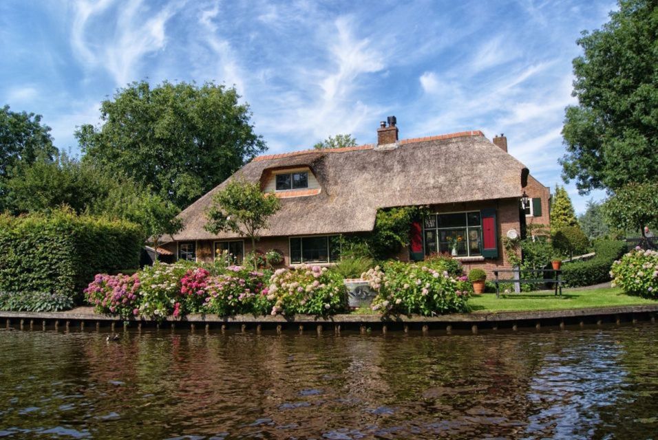 From Amsterdam: Private Tour to Giethoorn With Canal Cruise - Location Details