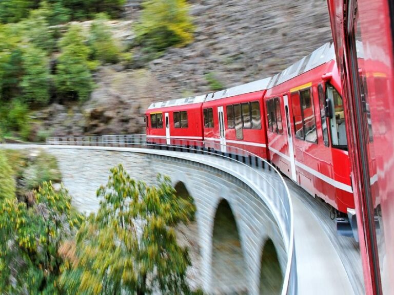 From Como: St. Moritz and Tirano Trip With Bernina Express