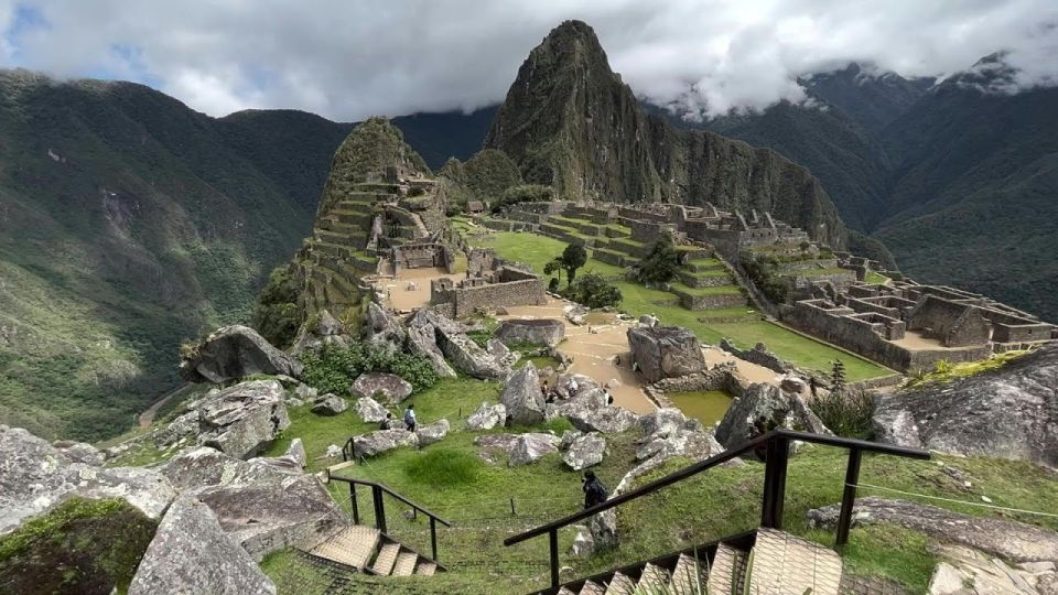 From Cusco: Private Tour 4D/3N - Inca Trail to Machu Picchu - Inclusions and Services