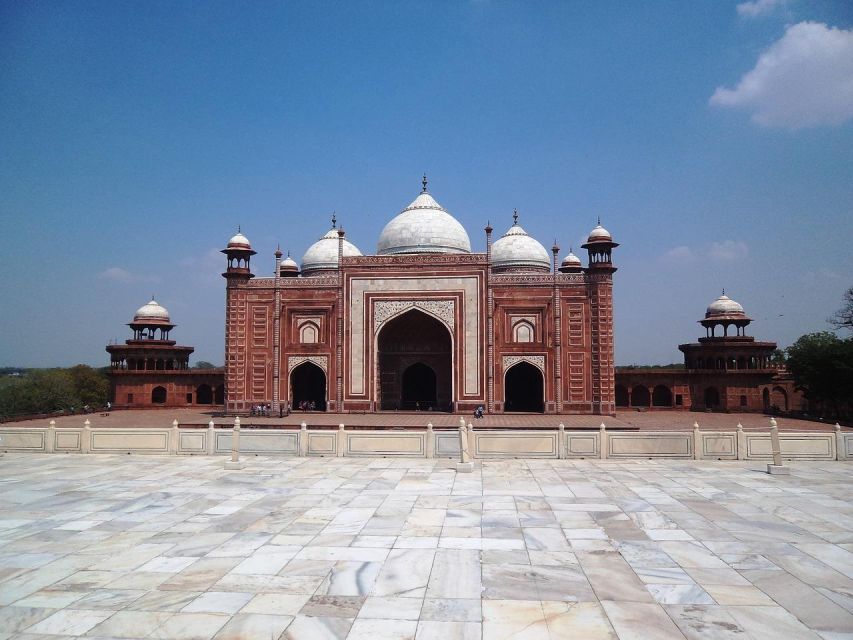 From Delhi: Taj Mahal Tour With Professional Photographer - Itinerary Overview