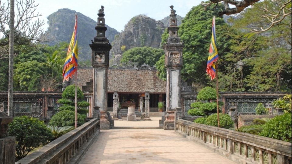 From Hanoi: Ninh Binh and Ha Long Bay 2-Day Tour With Meals - Details of Ha Long Bay Experience
