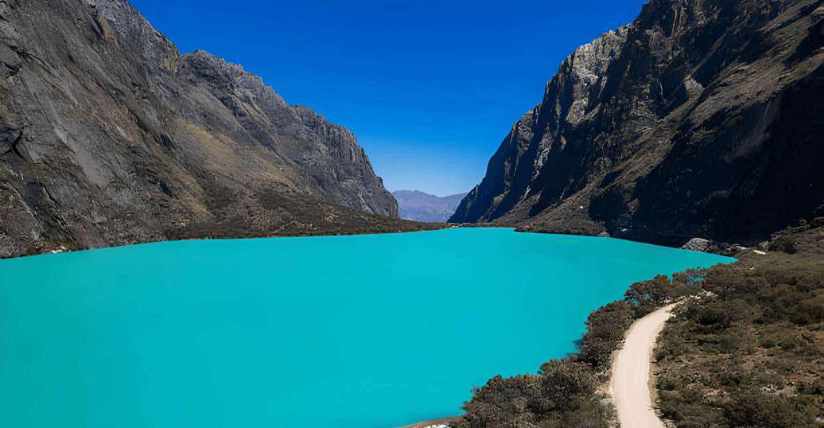 From Huaraz: Tour to Llanganuco Lakes (Chinancocha Lake) - Return to Huaraz