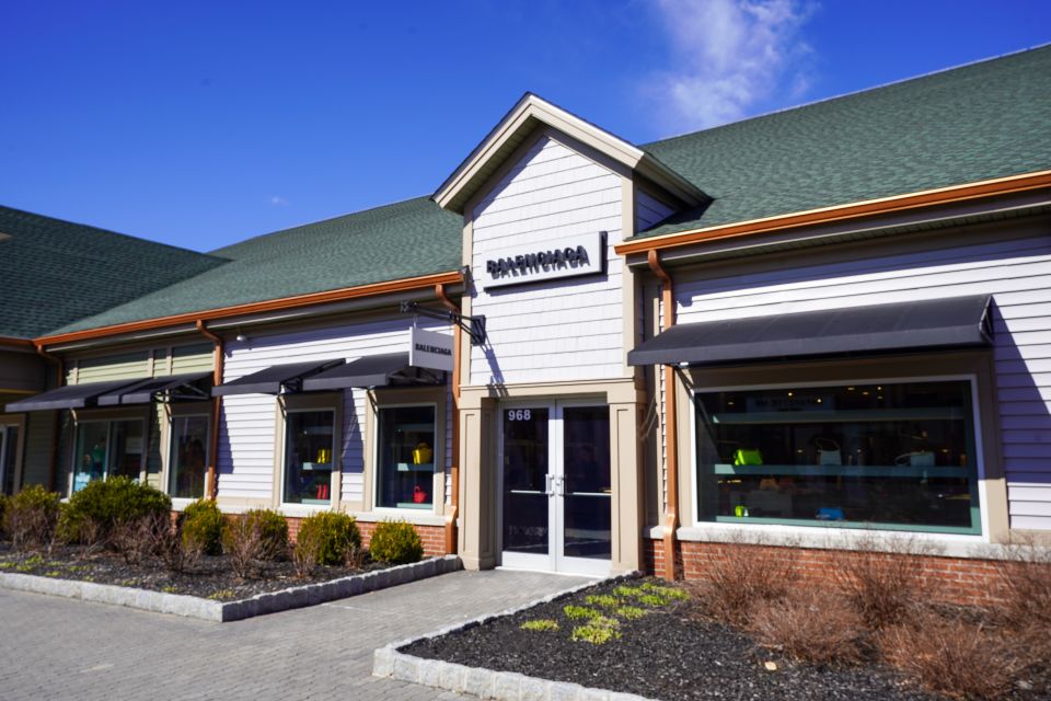 From NYC: Woodbury Common Premium Outlets Shopping Tour - Highlights of Designer Brands Available