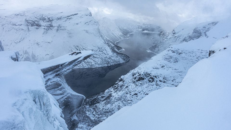 From Skjeggedal: Guided Winter Hike to Trolltunga - Restrictions