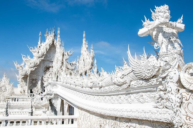 Full Day Tour White Temple Black House and Blue Temple With Lunch - Transportation Details