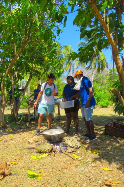 Gastronomic and Musical Experiences in San Andres Rondontour - Rondon Dish Preparation