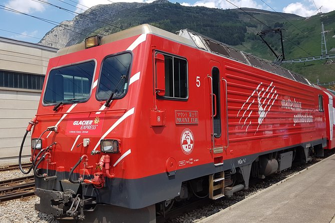 Glacier Express Panoramic Train Round Trip From Zürich With Private Guide - Guide Experiences