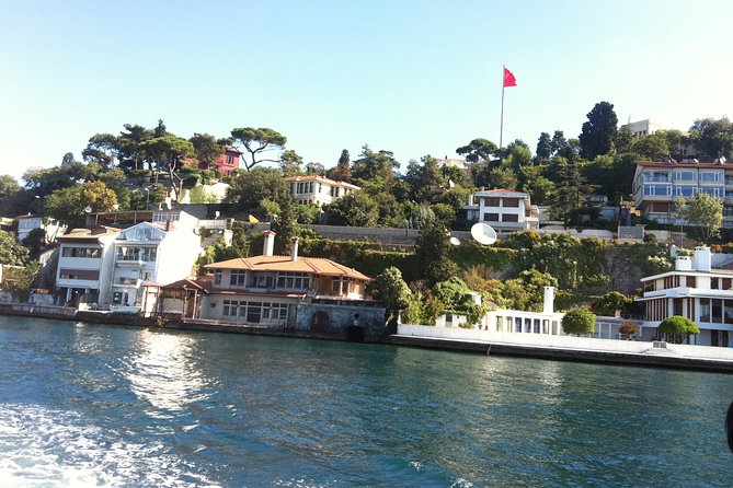 Golden Horn and Bosphorus Boat Tour in Istanbul - Refreshments on Board