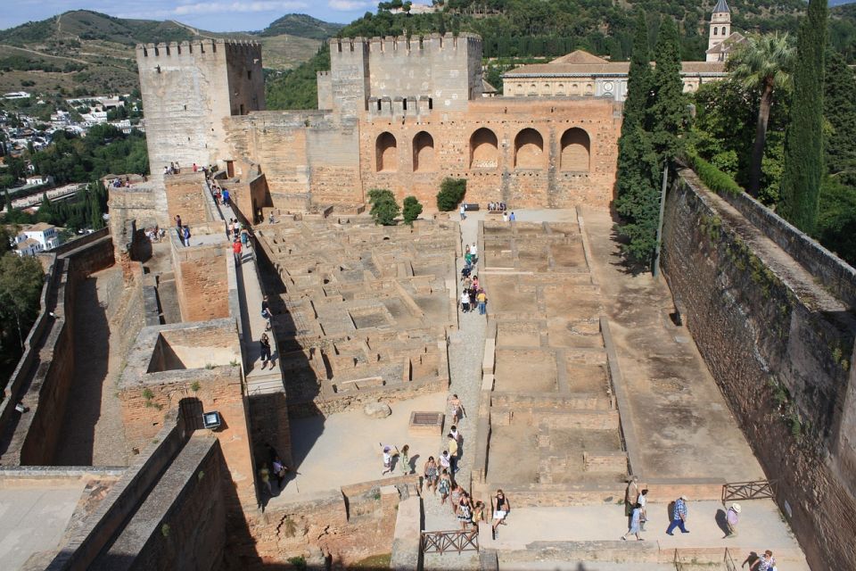 Granada: Alhambra and Nasrid Palaces Small Guided Tour - Inclusions