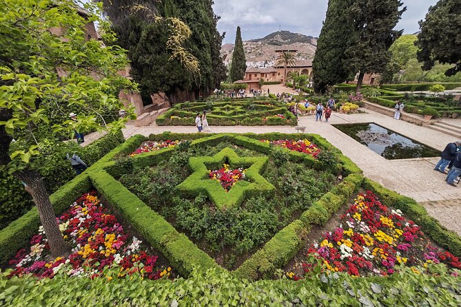 Granada, Visit Alhambra With Nasrid Palaces, Gardens and Alcazaba - Common questions