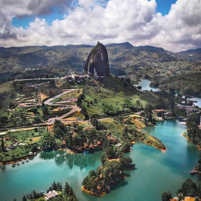 Guatape Town/Lake Tour and El Peñol Rock Hike - Guatape Town and Lake Tour Overview