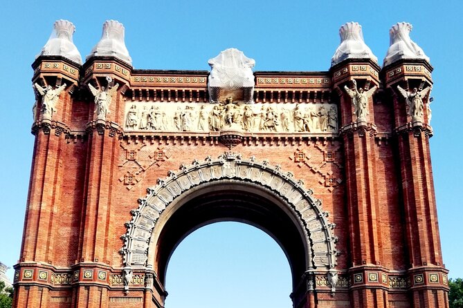 Guided Tour Ciutadella Park Nature, Triumphal Arch and Gaudí in Barcelona. - Itinerary Details