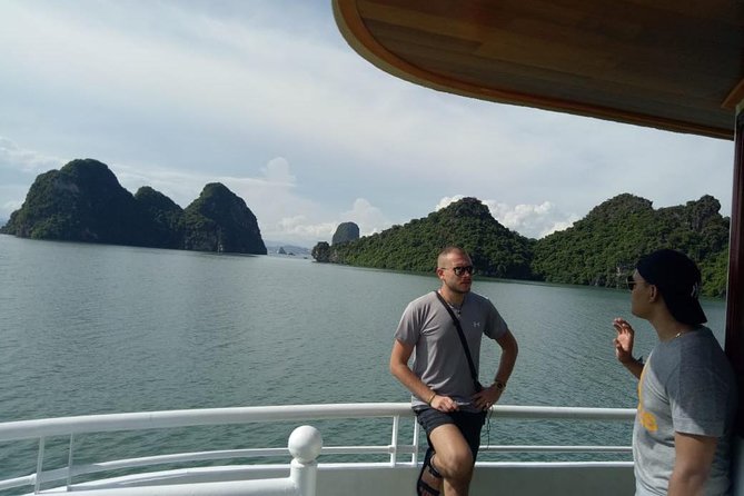 Ha Long Bay Six Hours Trip Kayaking & Swimming on Beach - Halong Bay Exploration Highlights