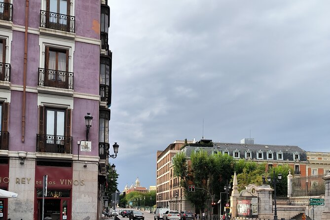 Half Day Madrid Highlights Customizable Walking Tour - Traditional Madrid Snack Included