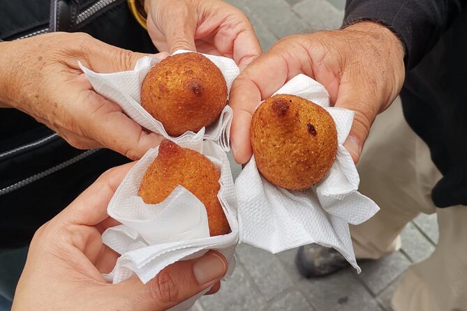 Half Day Walking Tour of Old Istanbul - Market Exploration