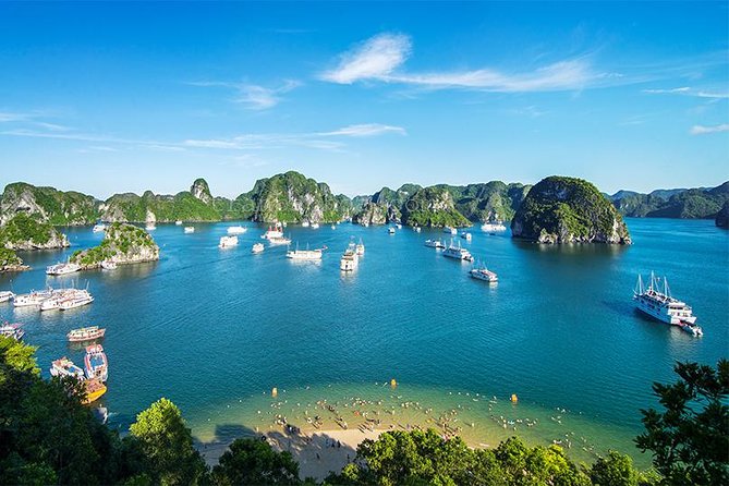 Halong Bay Full Day With Kayaking, Hiking Viewpoint, Cave - Deluxe to Luxury - Exploring the Cave