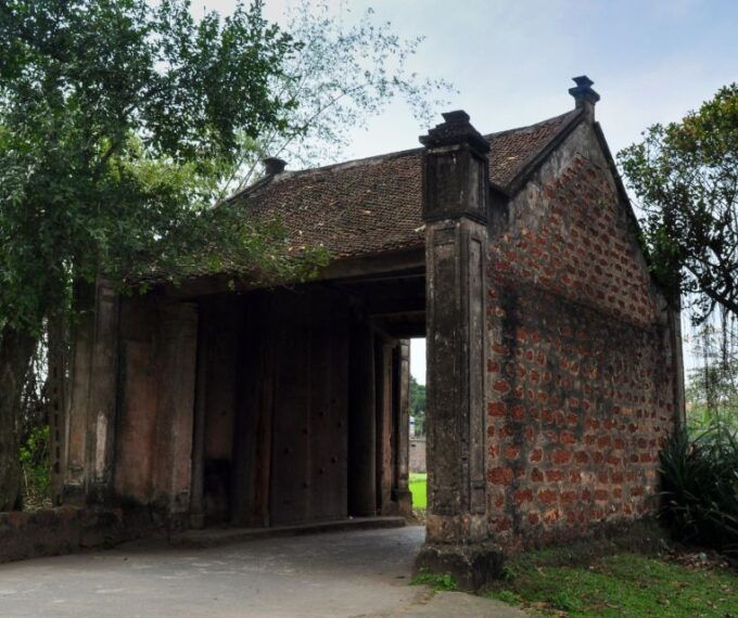 Hanoi: Craft Village Tour (Quang Phu Cau, Bat Trang,...) - Silk Production in Van Phuc