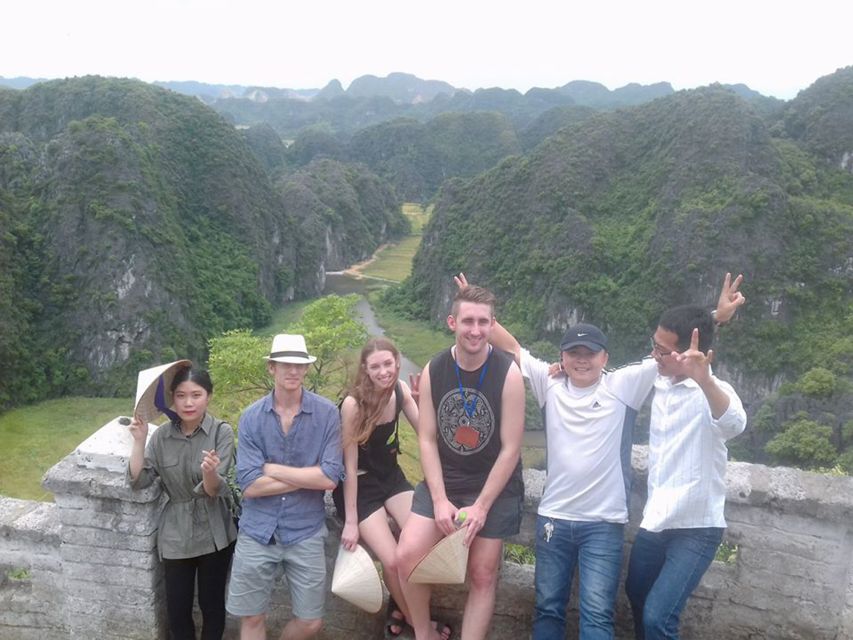 Hanoi: Hoa Lu, Trang An Caves, & Mua Cave Day Trip and Lunch - Lunch Experience