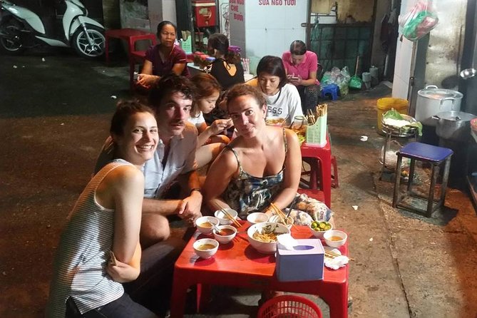 Hanoi Street Food Walking Tour - Visuals and Atmosphere Captured