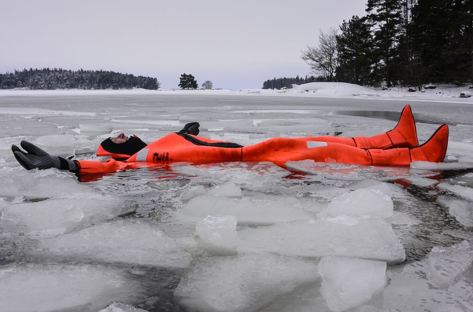 Helsinki: Arctic Hovercraft Experience With Lunch - Safety and Comfort