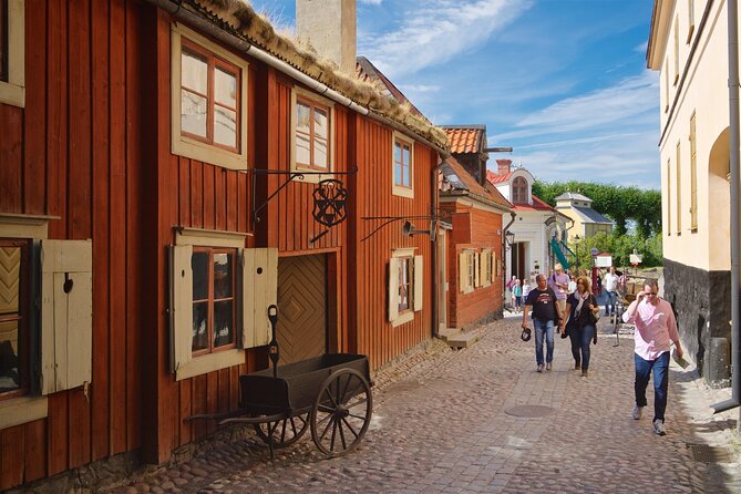 Helsinki PRIVATE City Tour and Medieval Porvoo LOCAL GUIDE by CAR - Reviews and Ratings