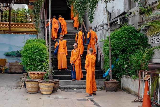 Highlights & Hidden Gems With Locals: Best of Bangkok Private Tour - Local Transportation Adventures