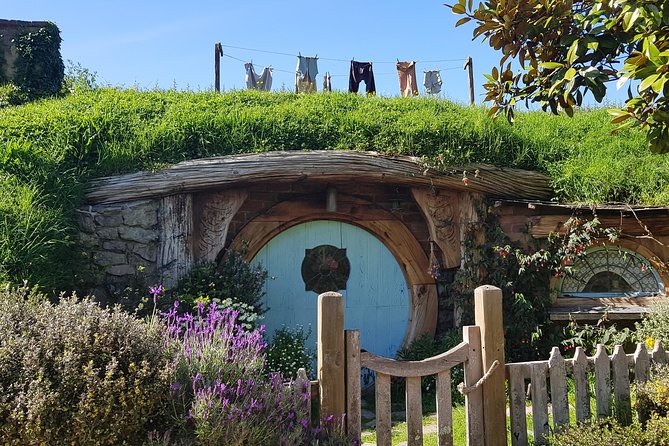 Hobbiton Movie Set Luxury Private Tour From Auckland - Gourmet Dining Experience Highlights