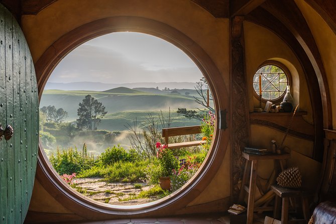 Hobbiton & Rotorua Buried Village Private Tour From Auckland - Private Tour Experience