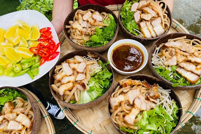 Hoi An Basket Boat, Lantern Making And Cooking Class Tour - Cooking Class Session