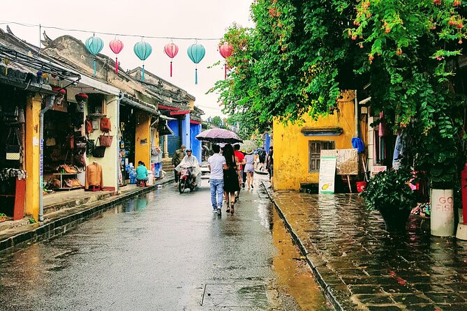 Hoi an Town Private Walking Tour With Boat Trip - Tour Highlights