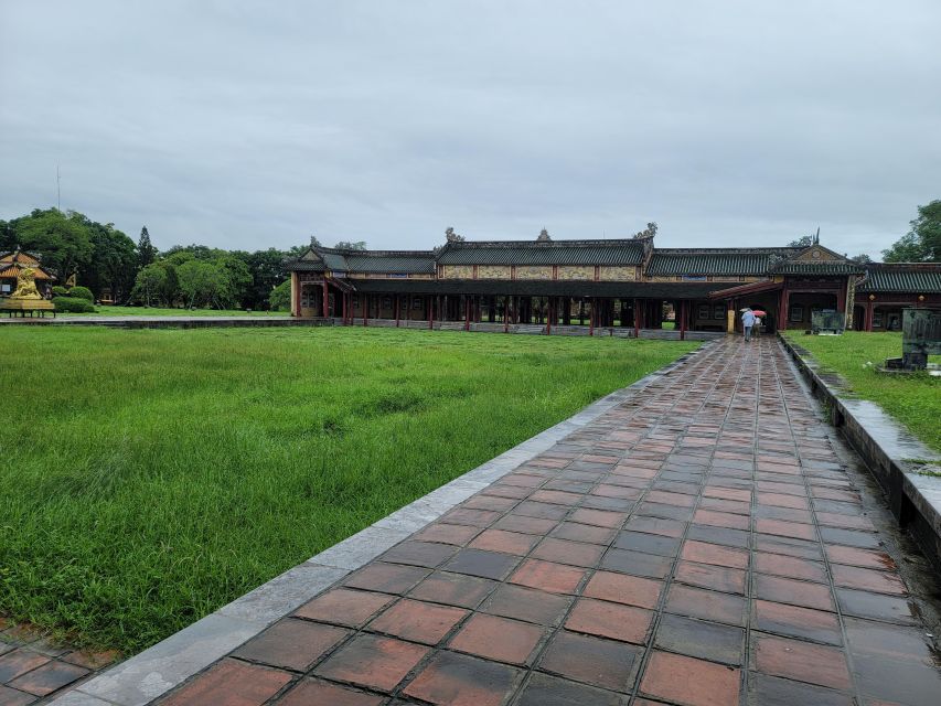 Hue Citadel Exploring With Royal Lunch Private Tour - Sightseeing