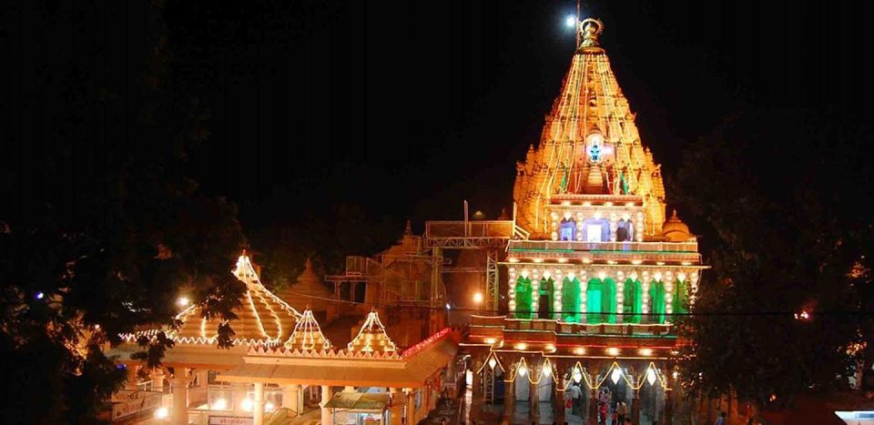 Indore/Ujjain: 2-Day Tour With Mahakaleshwar Temple & Hotel - Mahakaleshwar Jyotirlinga Temple Visit