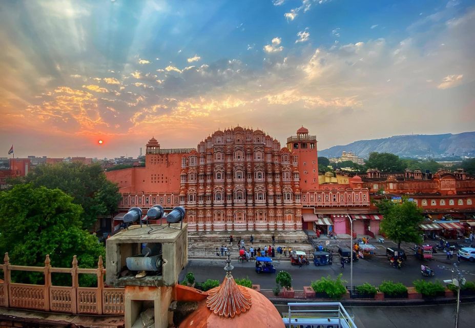 Jaipur: Discover the City's Rich History & Iconic Landmarks - Transportation and Logistics